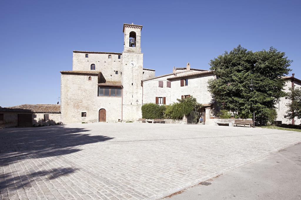 Castello Izzalini Todi Resort Екстер'єр фото